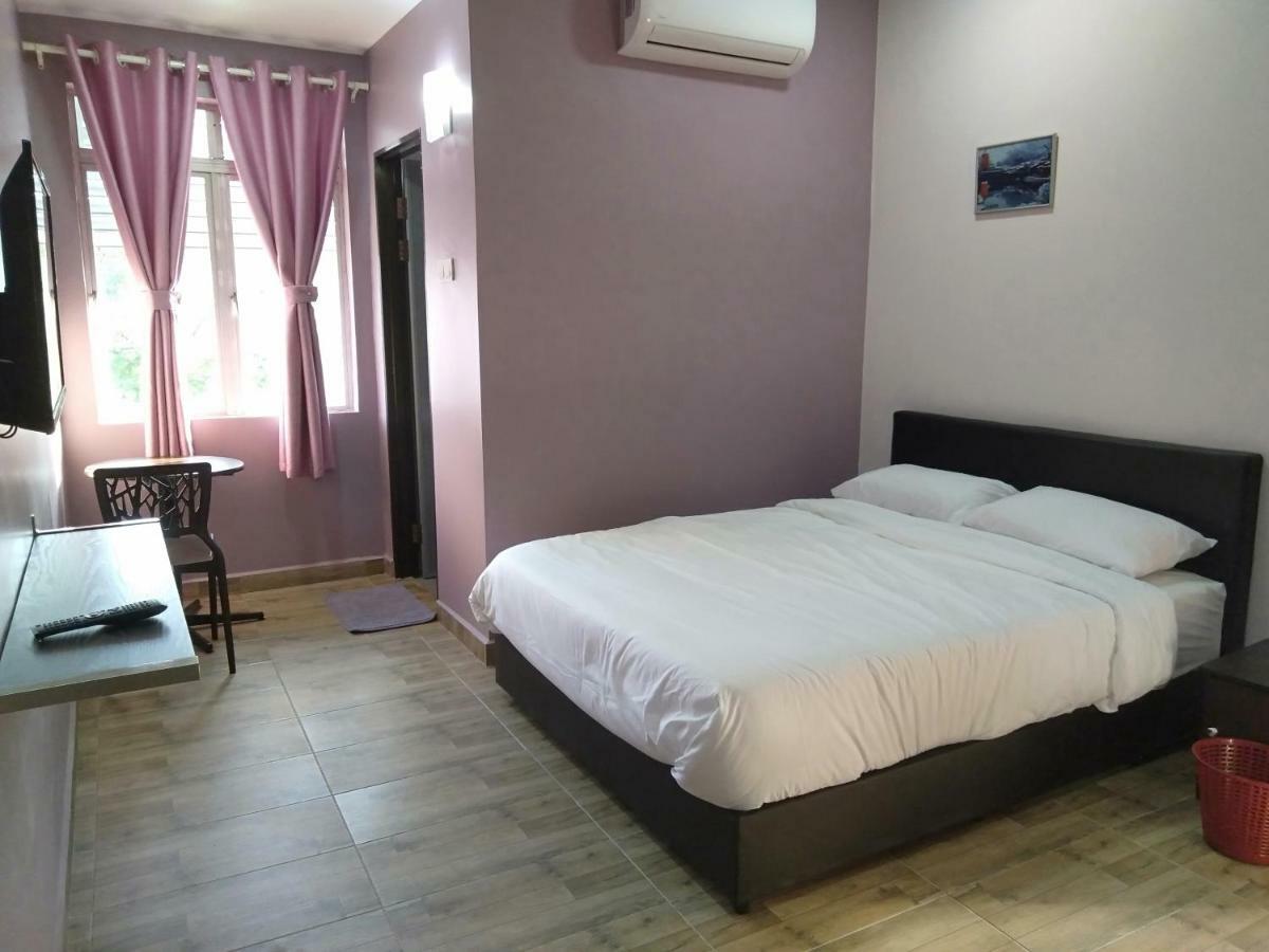 Purple Dream Home Teluk Panglima Garang Екстер'єр фото